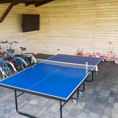 Semesterbostad Stunning In Przewloka *