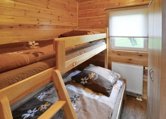 Stunning In Przewloka Semesterbostad